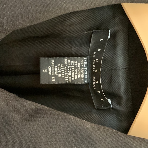 Black Short Women’s Trench Coat - Picture 2 of 7